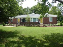 featured image of 211 N Bigby Dr