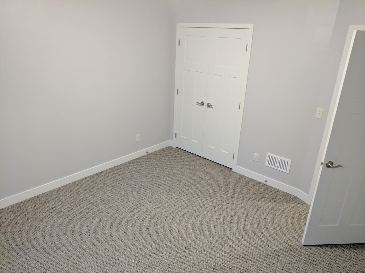 220 Larpenteur Ave W - Photo 7 of 11