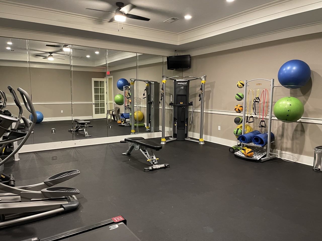 5035 Napoli Dr - Photo 3 of 27