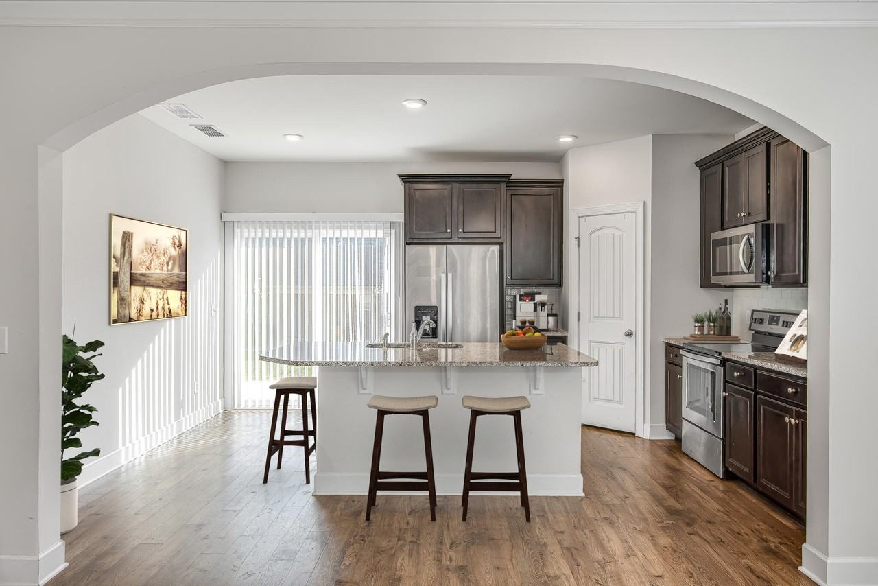 5035 Napoli Dr - Photo 6 of 27