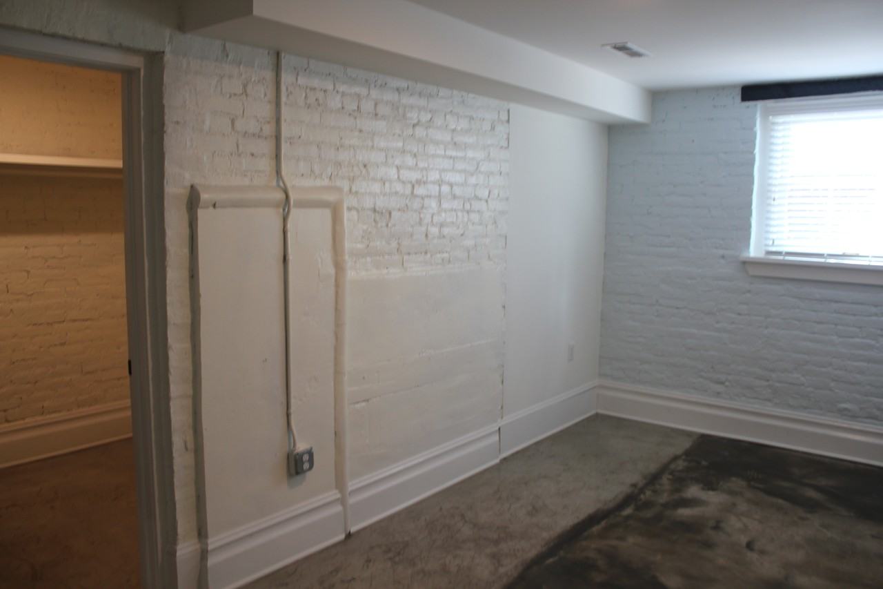 403 W Court St #102 - Photo 3 of 12