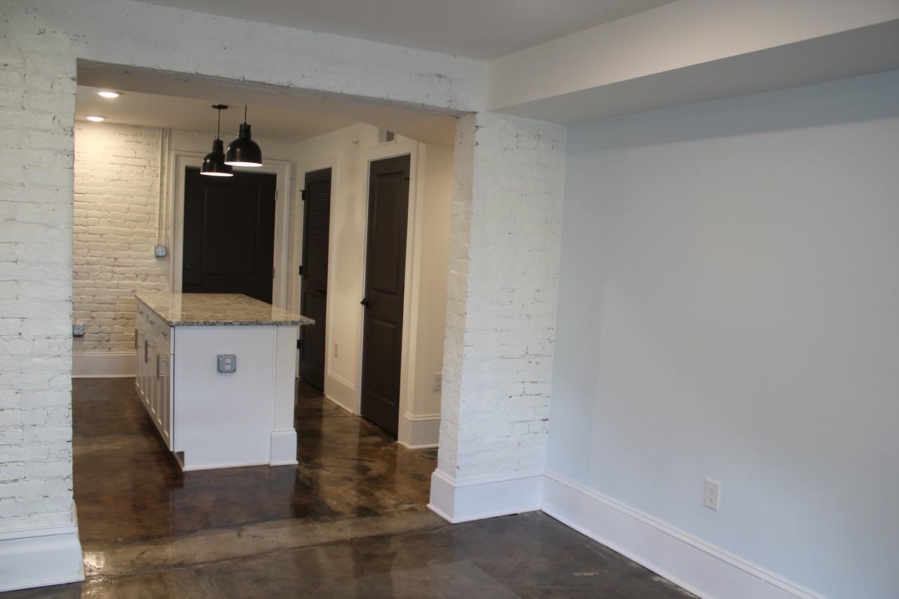 403 W Court St #102 - Photo 4 of 12