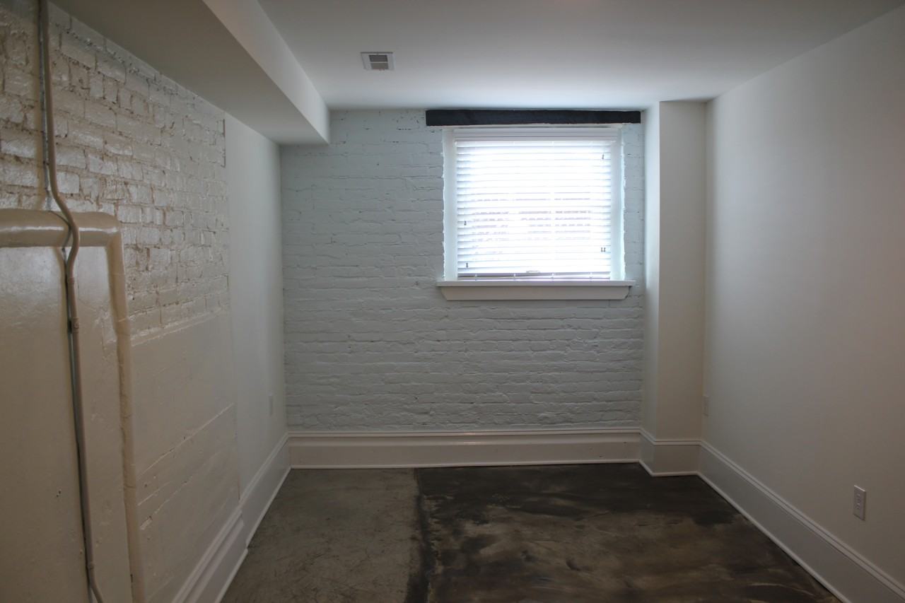 403 W Court St #102 - Photo 5 of 12