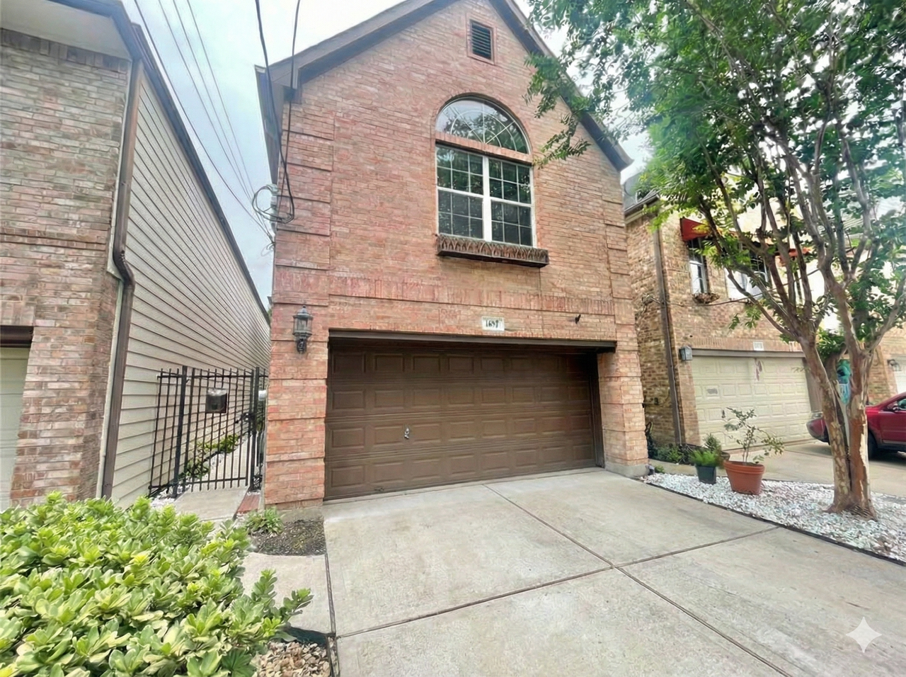 1622 Cohn St - Photo 3 of 36