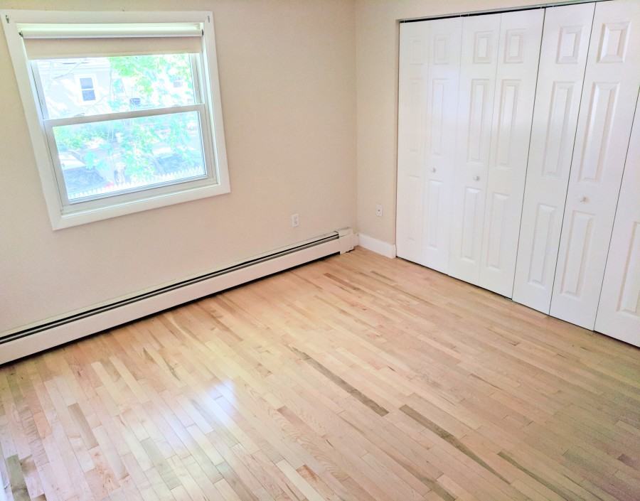 1002 Cocheco Ct - Photo 3 of 12