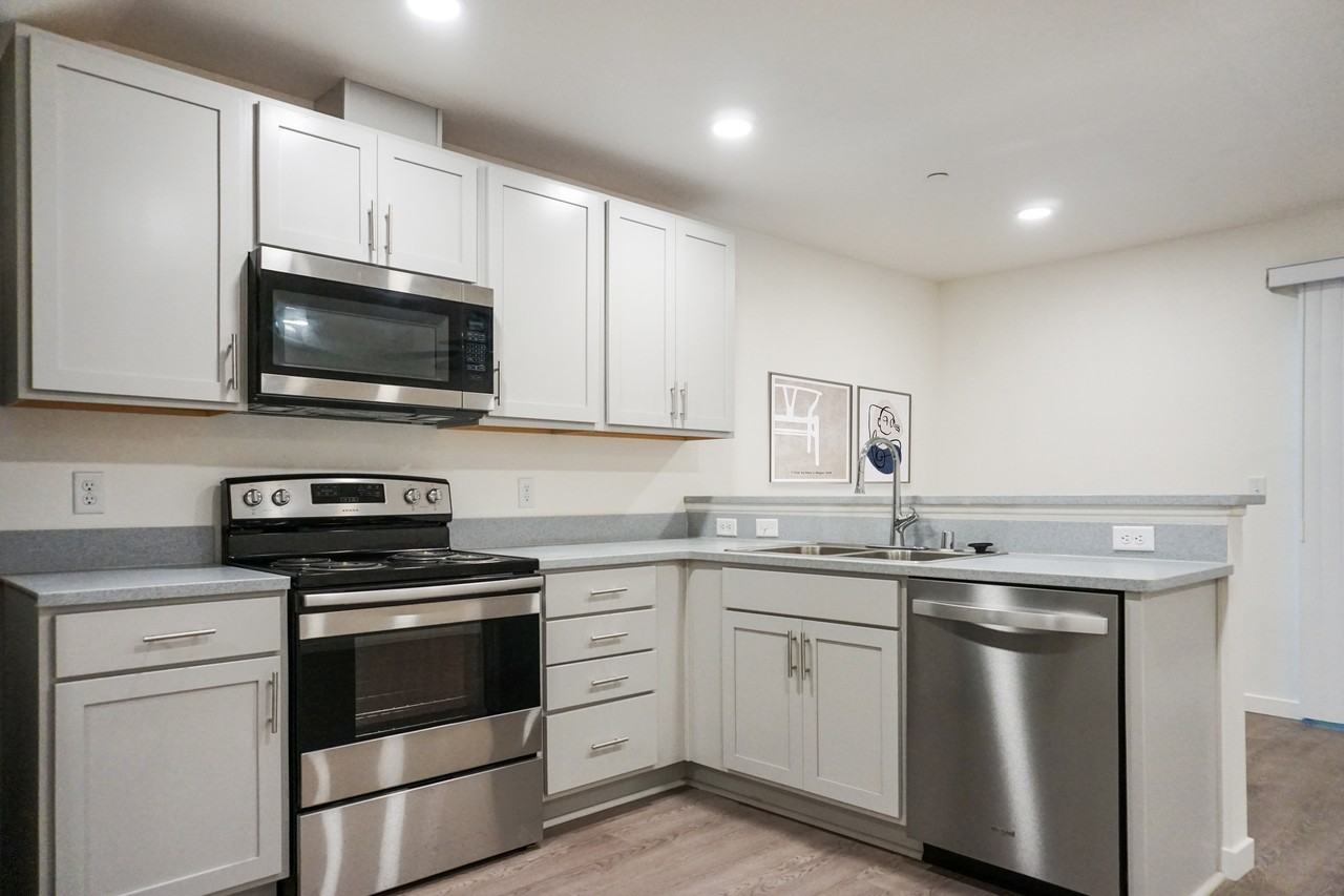 824 Nord Ave #18 - Photo 2 of 13