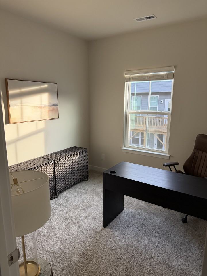 2553 Ellen Ave - Photo 7 of 10