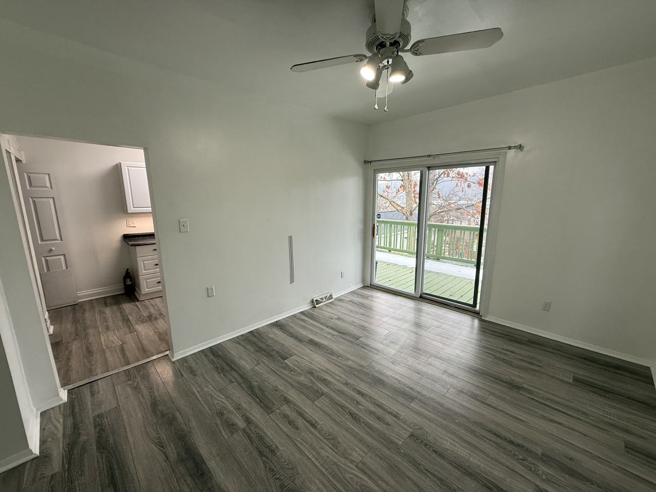 843 6th Ave - Photo 5 of 21