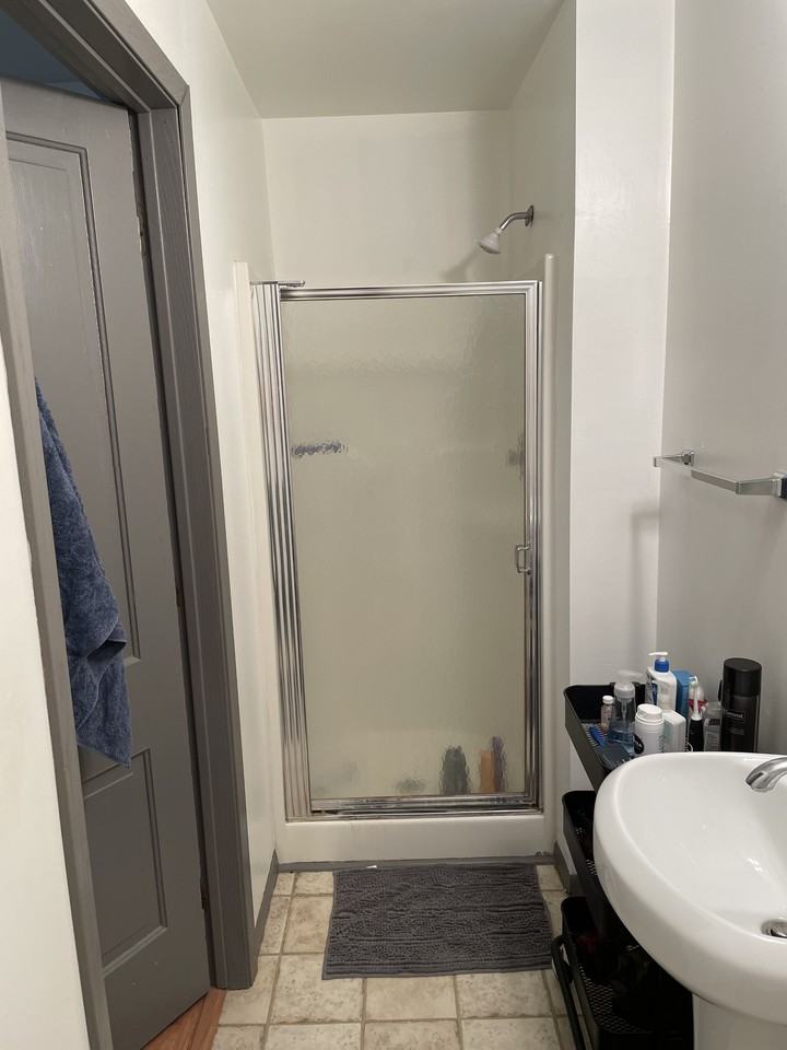 400 Main St E #6 - Photo 3 of 8