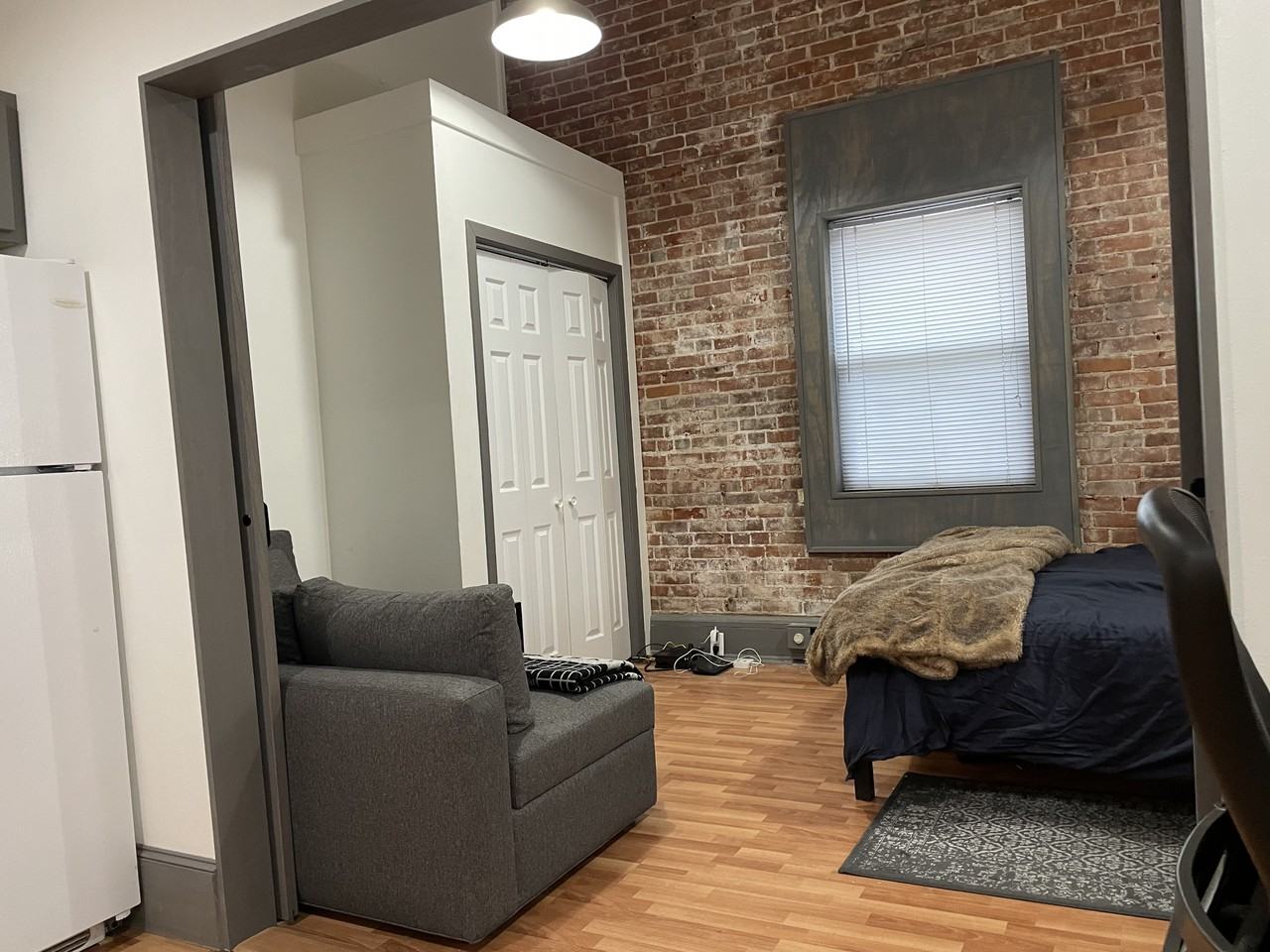 400 Main St E #6 - Photo 7 of 8