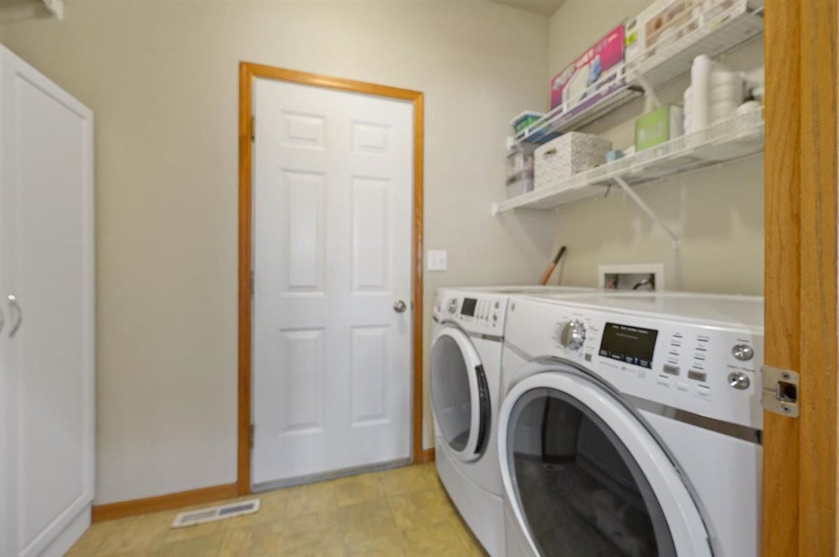 77 N Park Ridge Rd - Photo 3 of 21