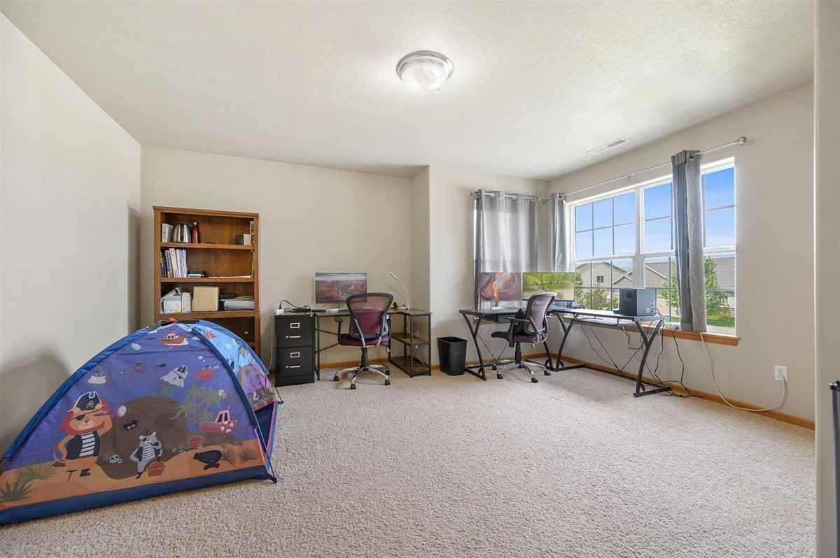 77 N Park Ridge Rd - Photo 7 of 21