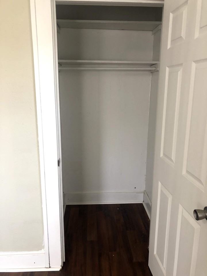 1210 S Main St - Photo 2 of 12