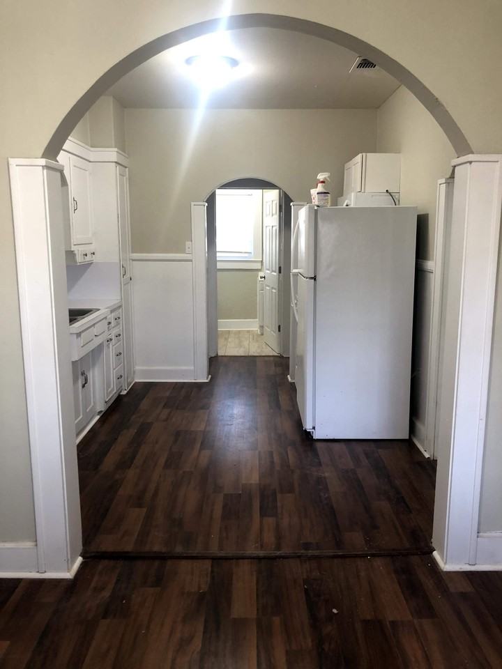 1210 S Main St - Photo 3 of 12