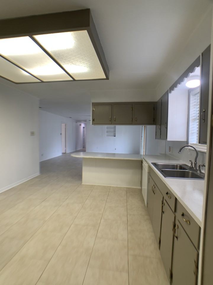 3111 Gilmer Rd - Photo 3 of 12