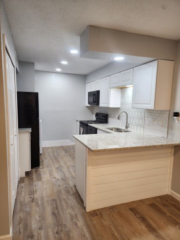 3243 Nacogdoches Rd - Photo 5 of 11