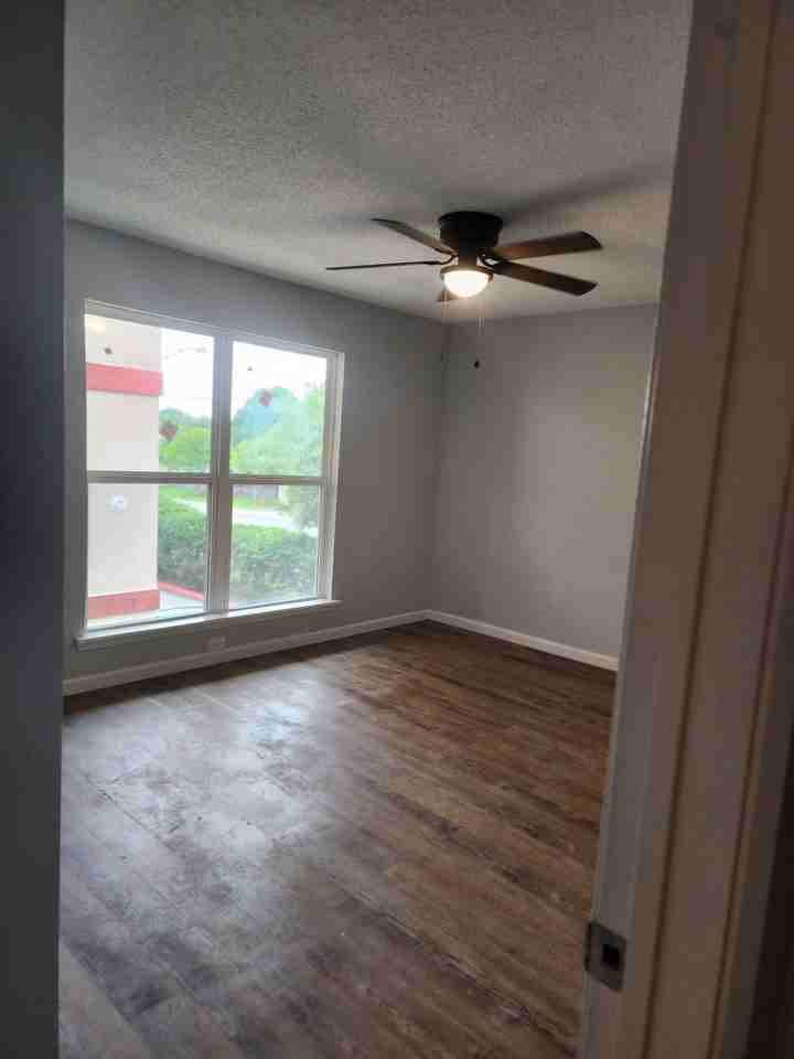 3243 Nacogdoches Rd - Photo 7 of 11