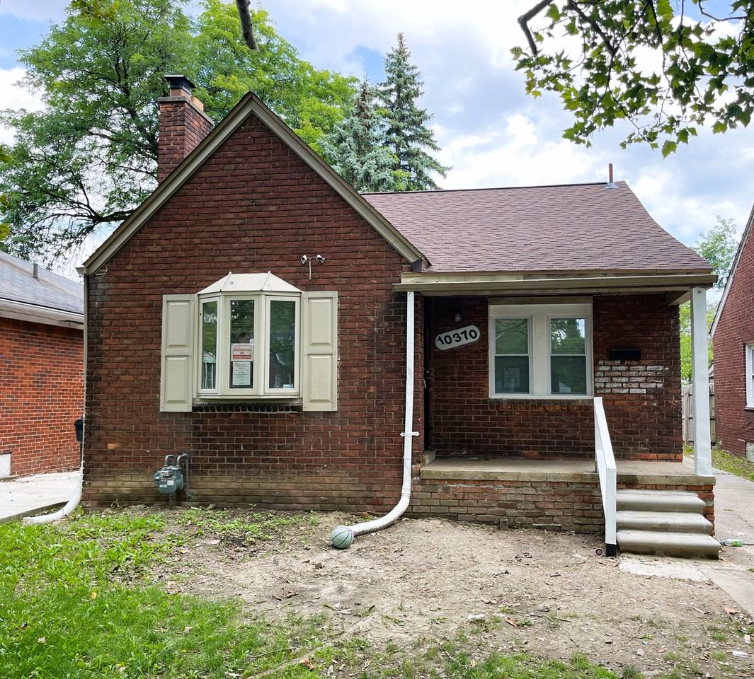 10370 Britain St - Photo 2 of 15