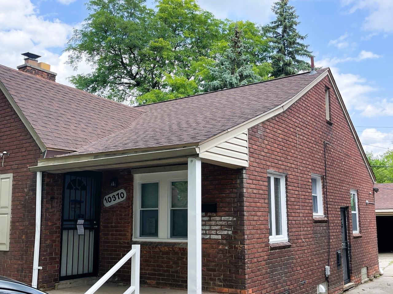 10370 Britain St - Photo 3 of 15