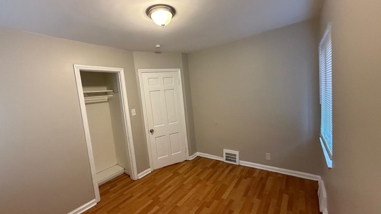 10370 Britain St - Photo 5 of 15