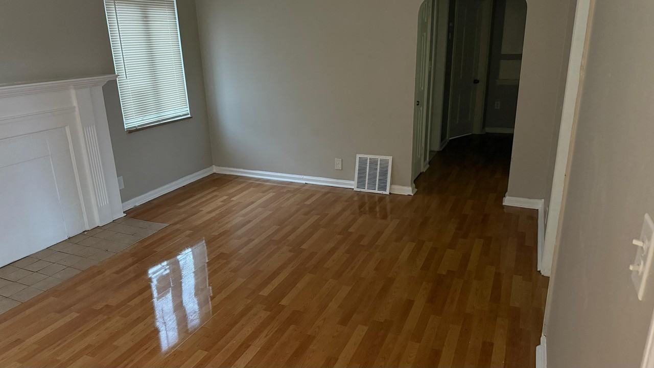 10370 Britain St - Photo 6 of 15