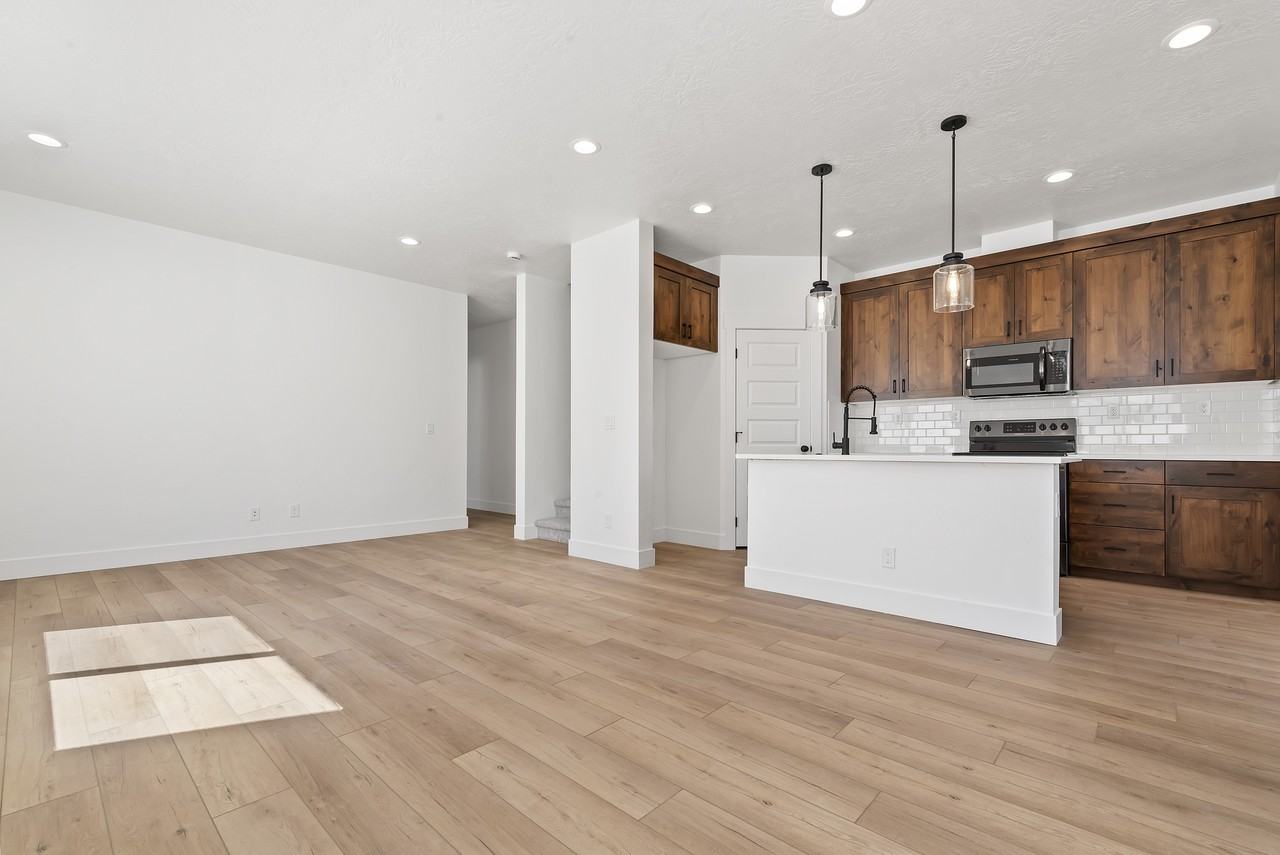 33 E Carlton Ave - Photo 5 of 25