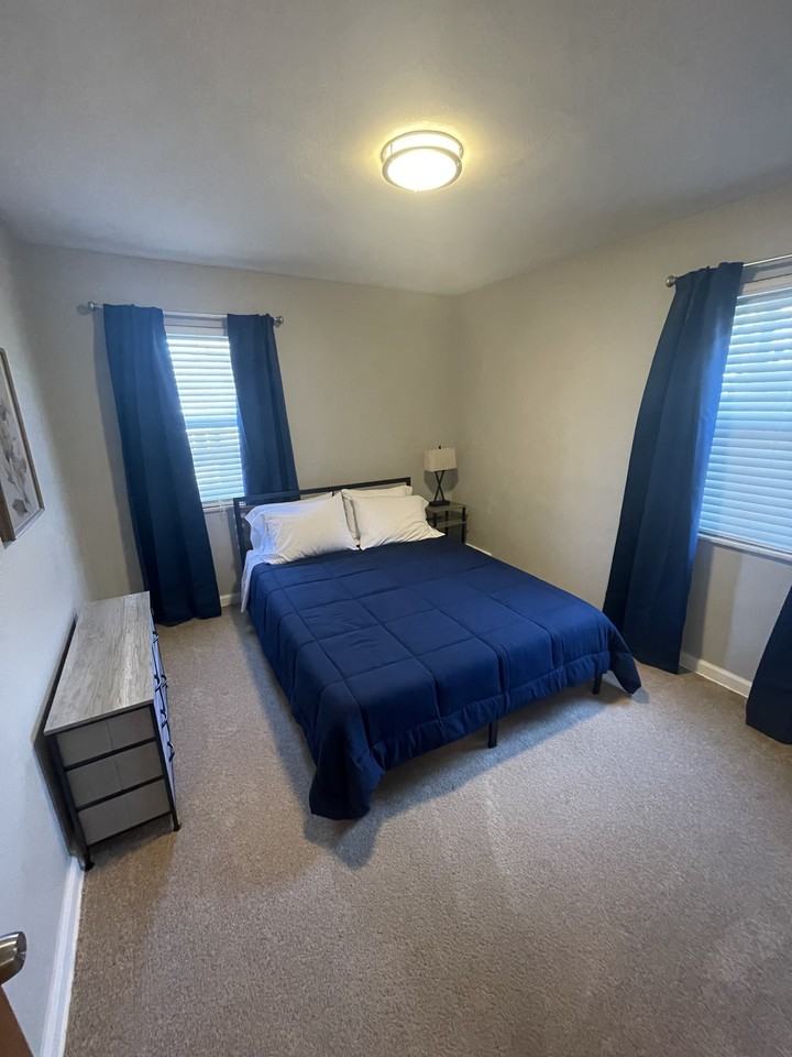 3038 Sherbrooke Rd #1 - Photo 5 of 11