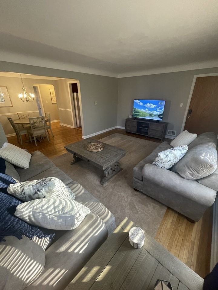 3038 Sherbrooke Rd #1 - Photo 7 of 11