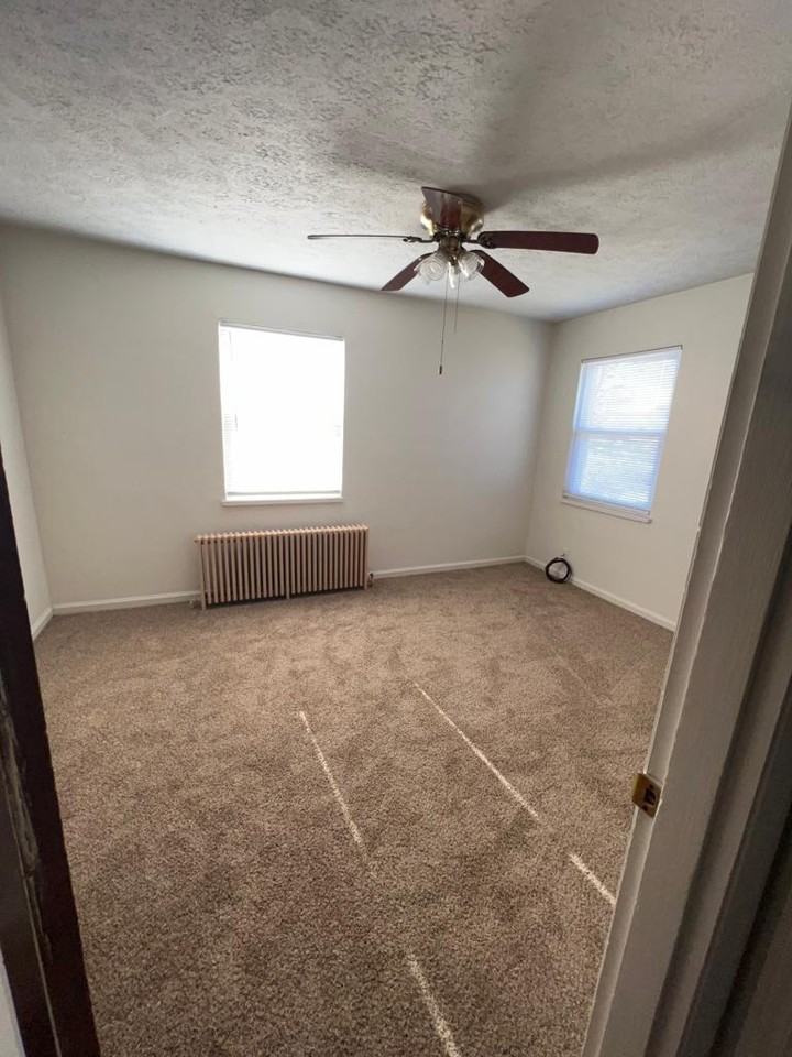 1580 Glenbeck Ave #4 - Photo 3 of 4