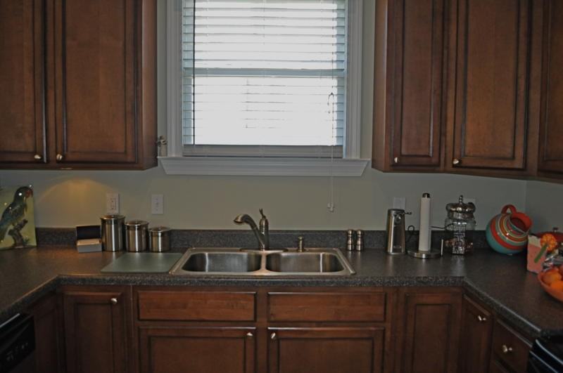 1607 Chamberlain Ave - Photo 5 of 11