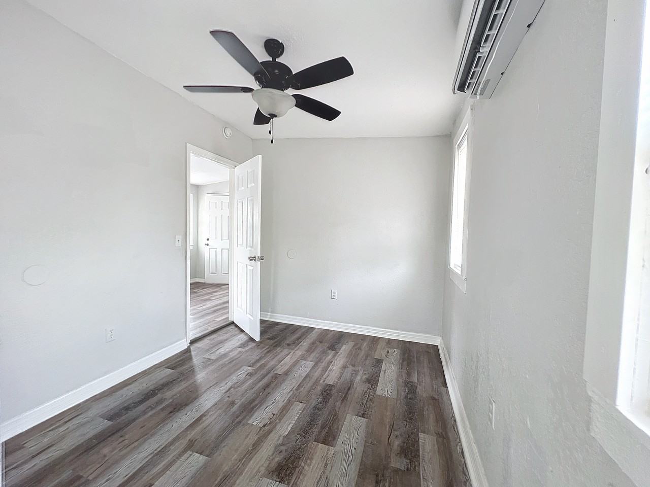 1800 N 12th St - Photo 6 of 9