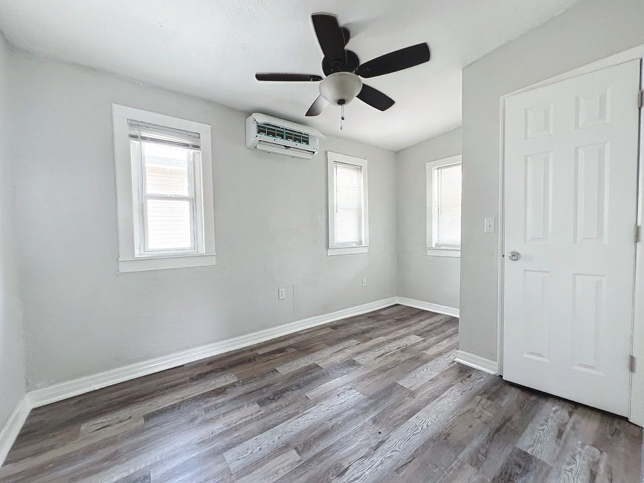 1800 N 12th St - Photo 7 of 9