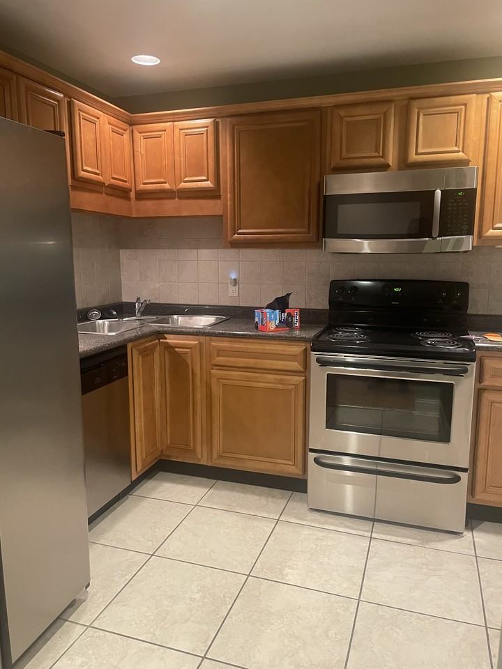 324 Lindsay St - Photo 2 of 18