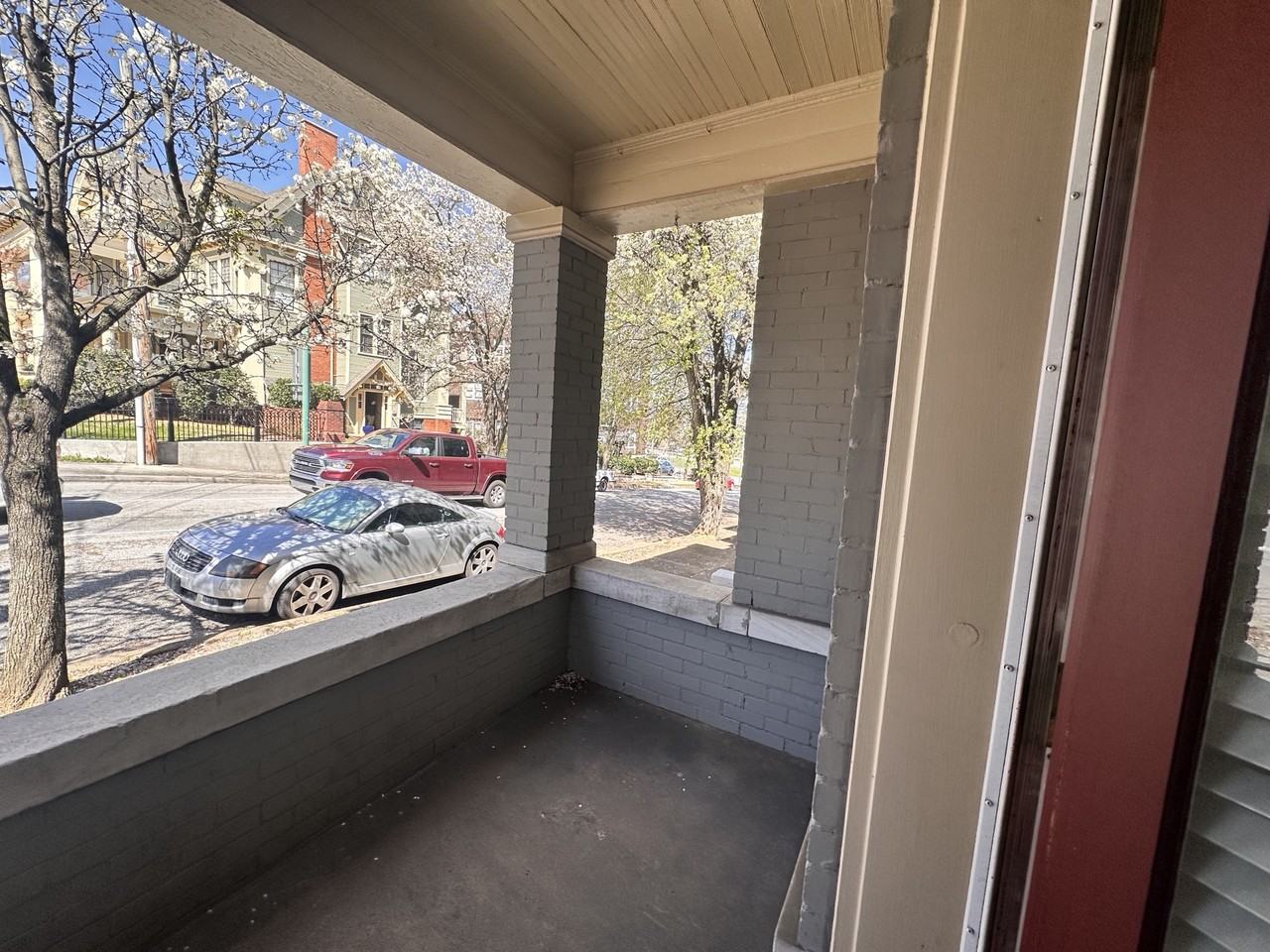 324 Lindsay St - Photo 6 of 18