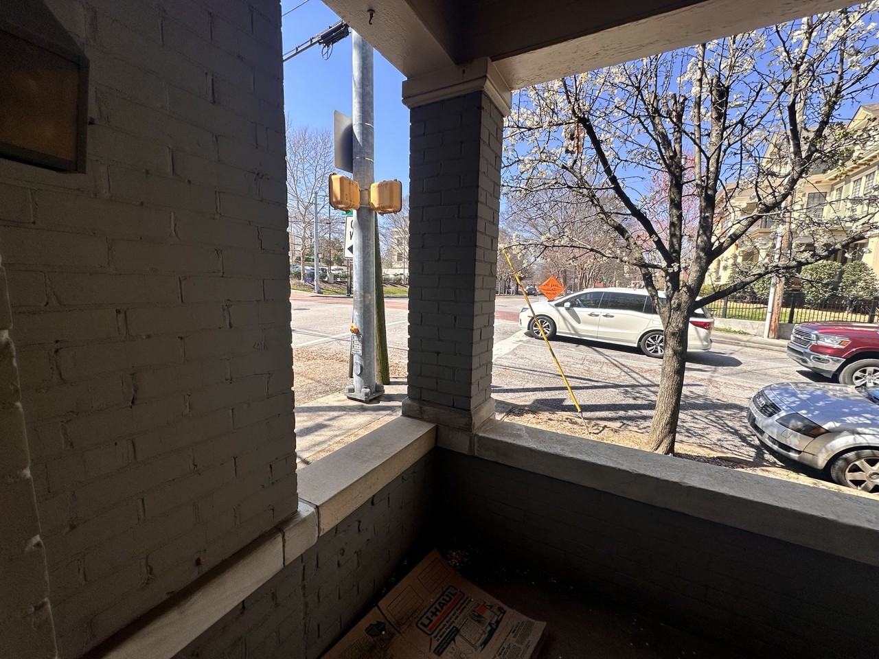 324 Lindsay St - Photo 7 of 18