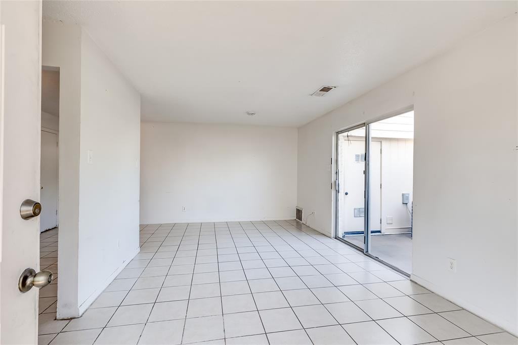 2215 Mission Hill Dr - Photo 2 of 3