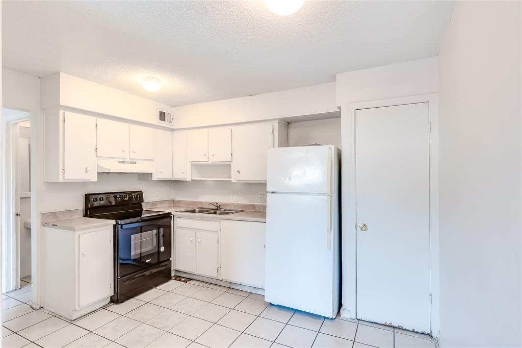 2215 Mission Hill Dr - Photo 3 of 3