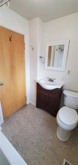 720 Lockwood St - Photo 5 of 9