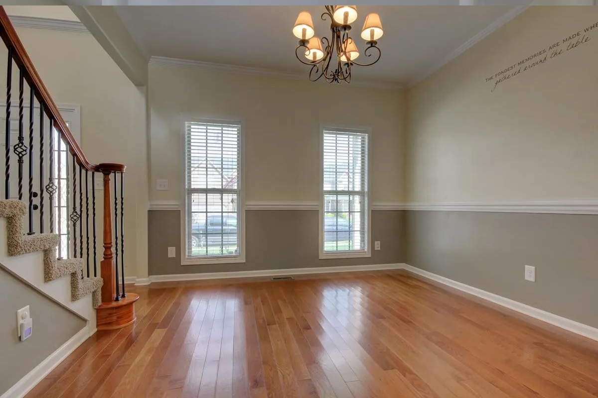 1128 Chinook Cir - Photo 3 of 10