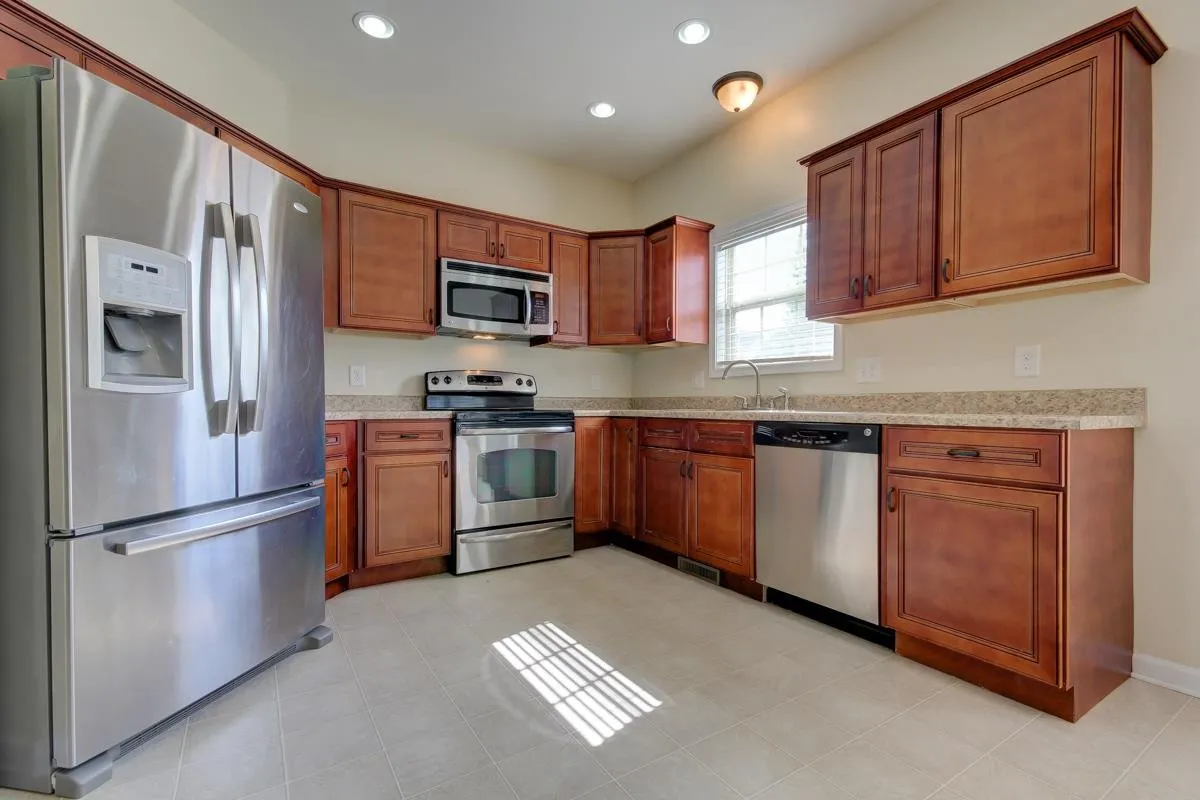 1128 Chinook Cir - Photo 6 of 10