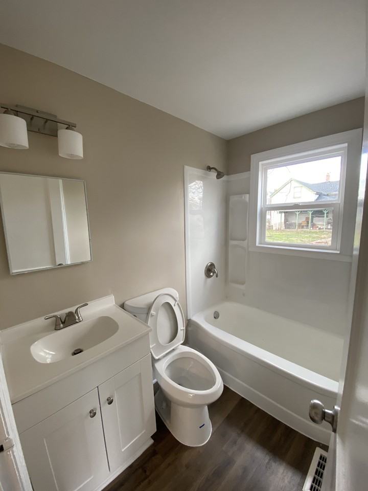 706 Elm Ct - Photo 3 of 6