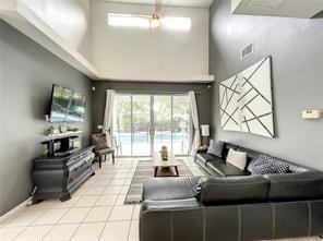 512 Pineloch Dr - Photo 7 of 39