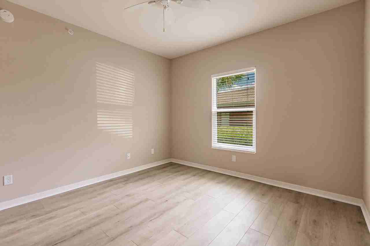 27410 Palmesta Cir #07 - Photo 7 of 16