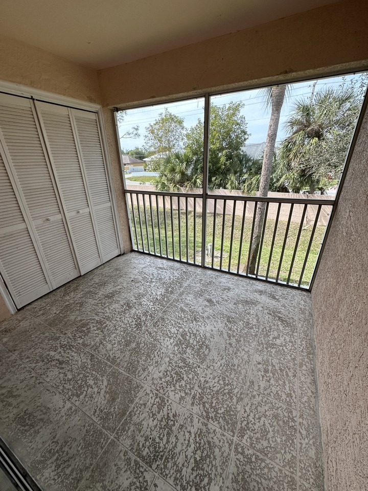 26747 Little John Ct #10 - Photo 7 of 16