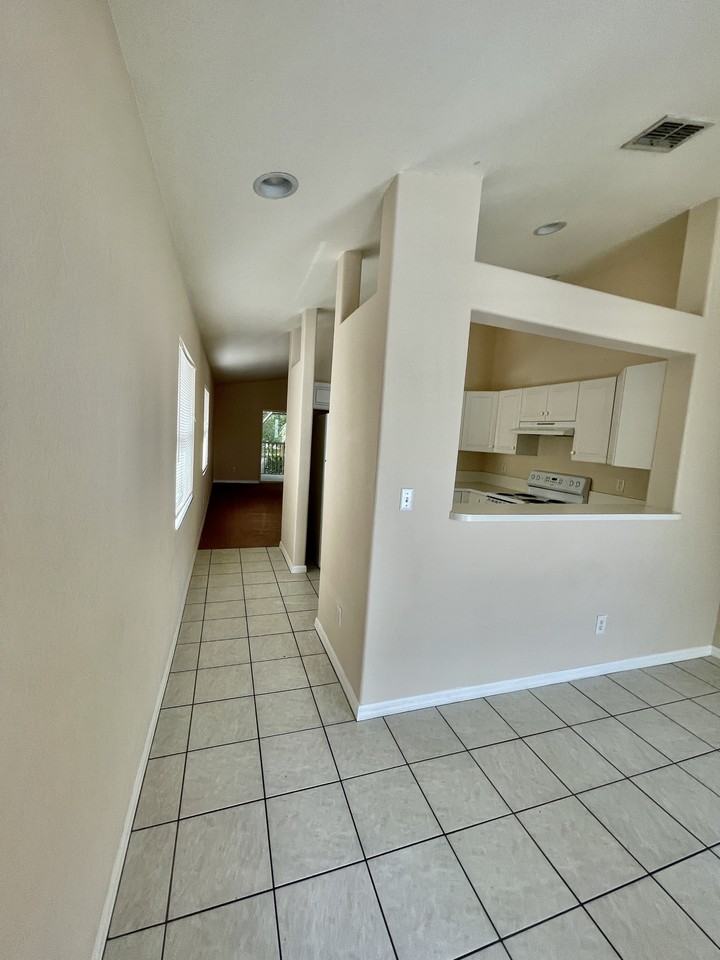 26734 Little John Ct #03 - Photo 3 of 8