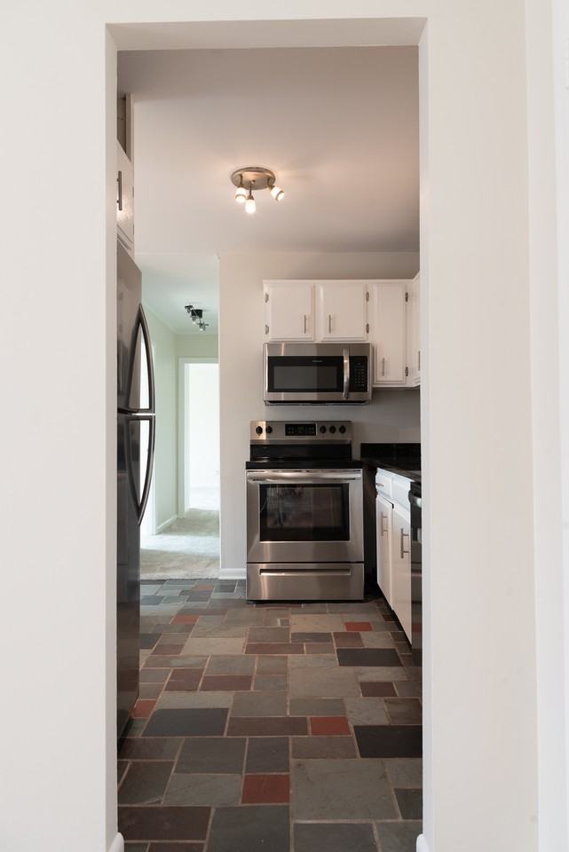 6280 Edsall Rd - Photo 4 of 7