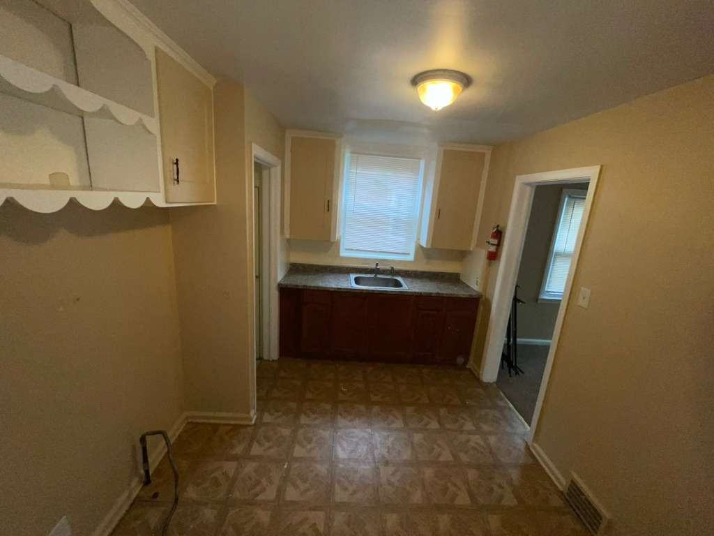 15461 Cedargrove St - Photo 5 of 11