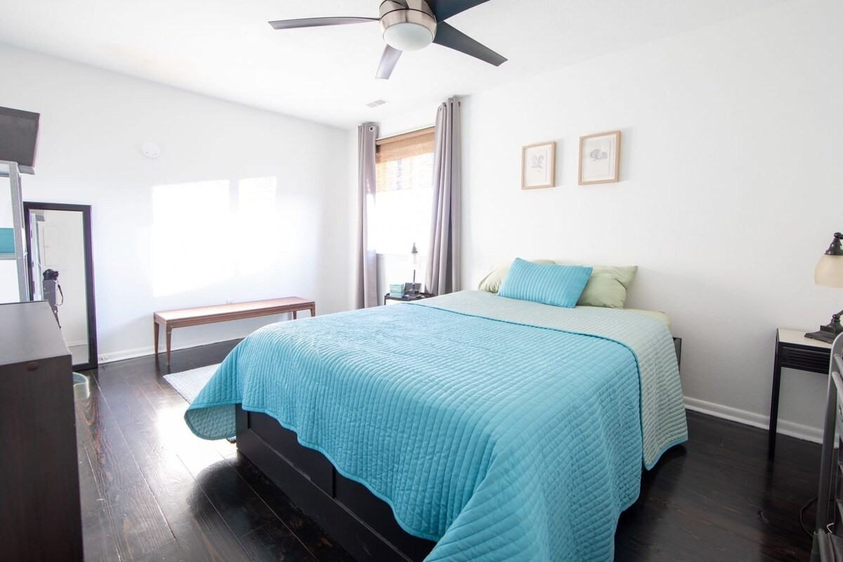 736 W Ocean View Ave #D - Photo 2 of 28