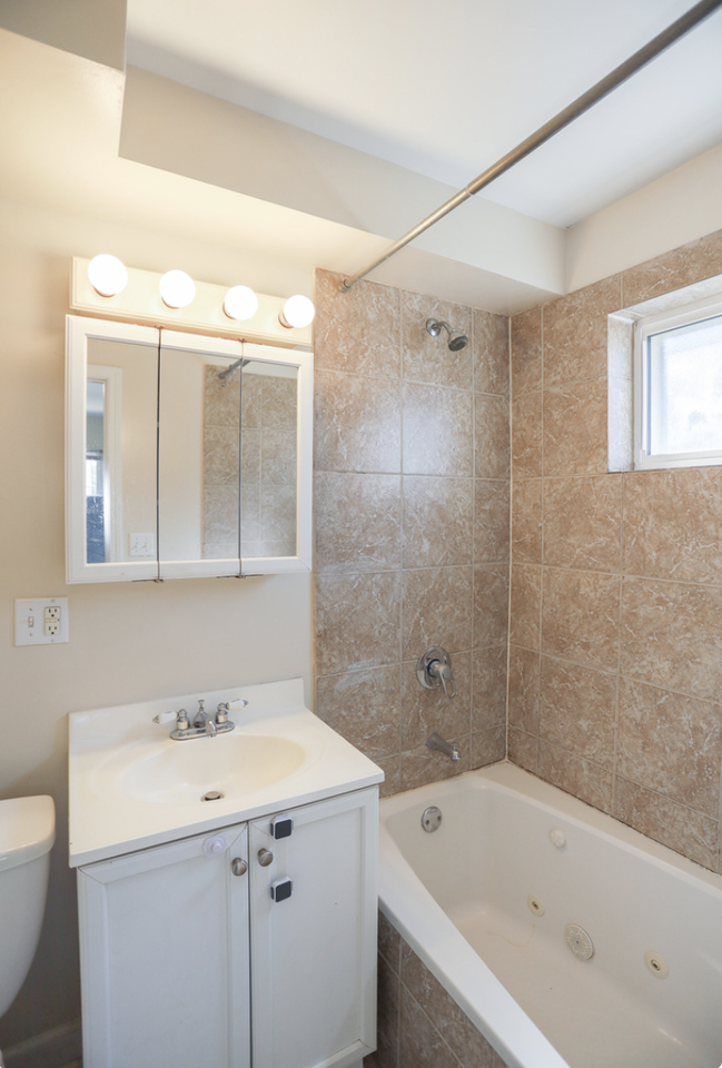6424 N Ridge Blvd #3L - Photo 6 of 8
