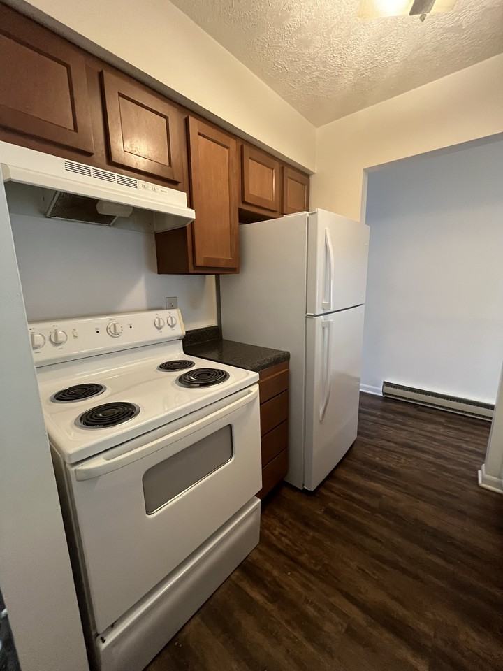 402 Forest Ln - Photo 4 of 11